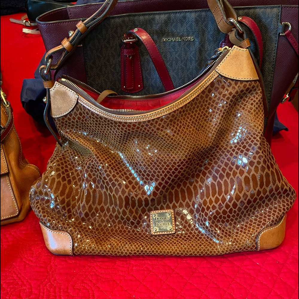 Authentic Dooney & Bourke Purse with accessory